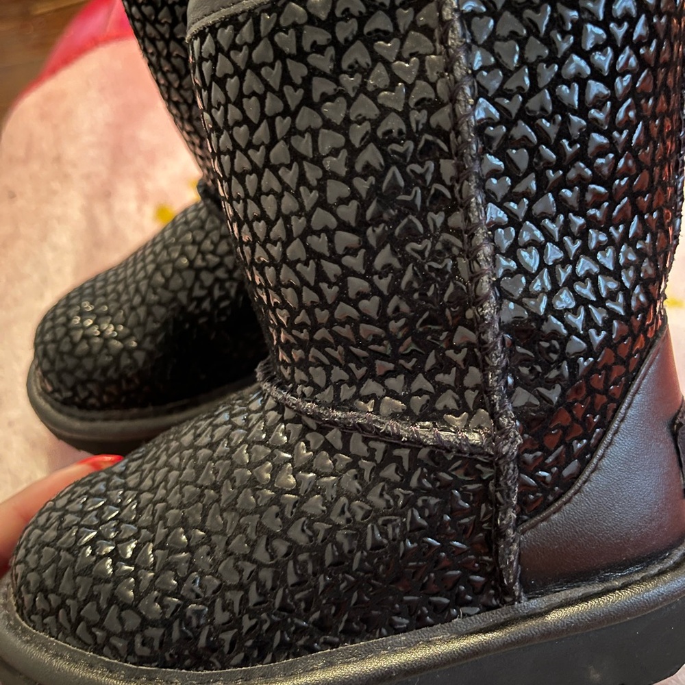 UGG Heart Boots (Toddler 8C)